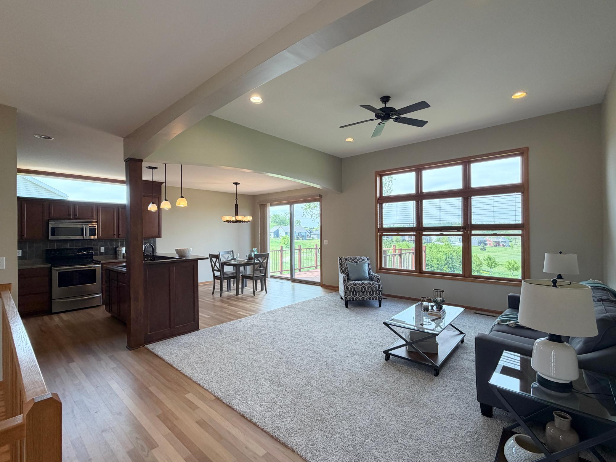 9'ceilings & abundant natural light