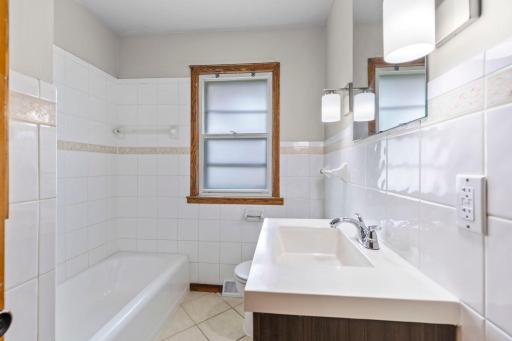 1633 Sherwood Avenue, Saint Paul, MN 55106