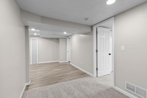 1633 Sherwood Avenue, Saint Paul, MN 55106