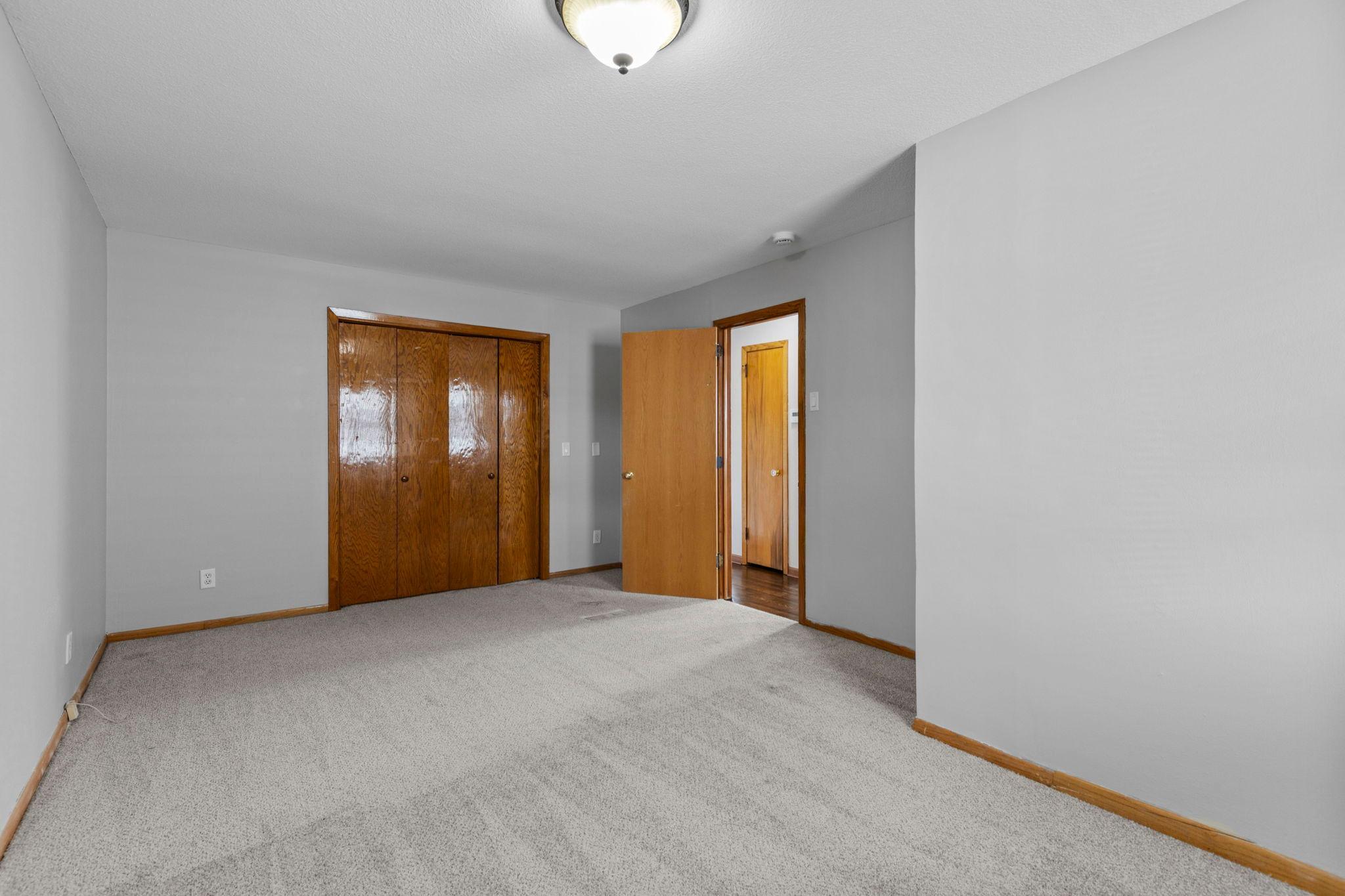 29-web-or-mls-1633 Sherwood Ave-66.jpg