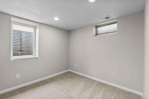 1633 Sherwood Avenue, Saint Paul, MN 55106