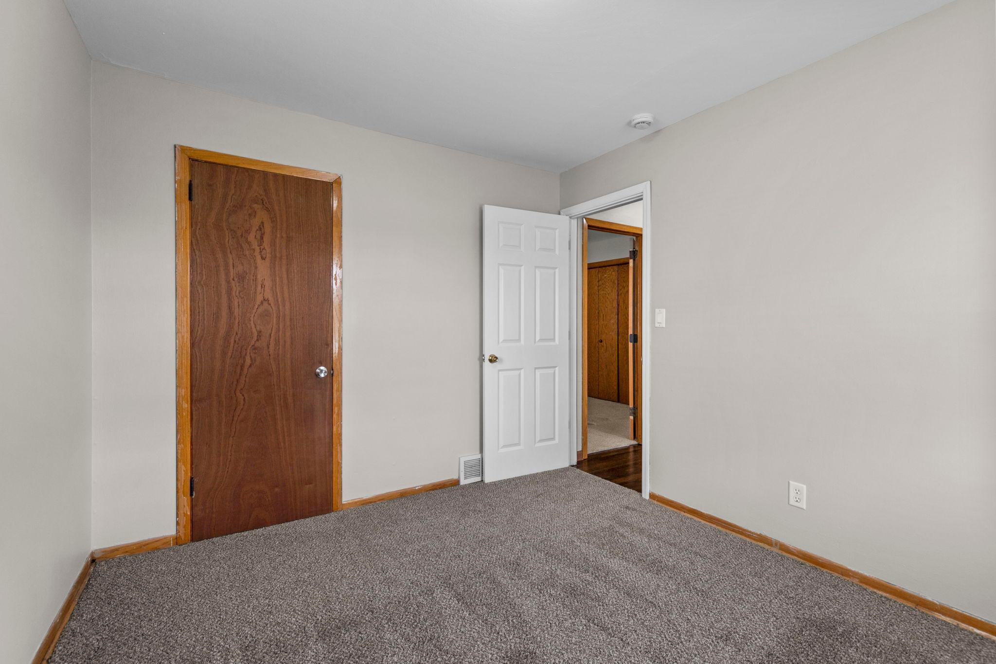 24-web-or-mls-1633 Sherwood Ave-51.jpg