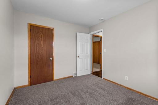 1633 Sherwood Avenue, Saint Paul, MN 55106