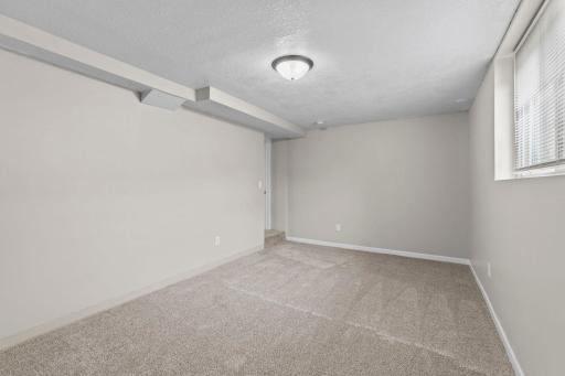 1633 Sherwood Avenue, Saint Paul, MN 55106
