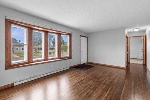 1633 Sherwood Avenue, Saint Paul, MN 55106
