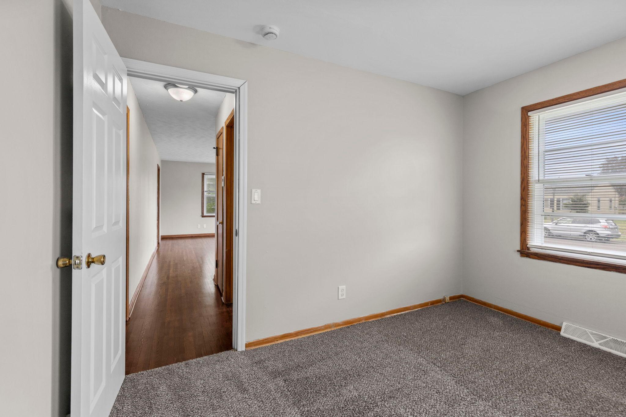 26-web-or-mls-1633 Sherwood Ave-57.jpg