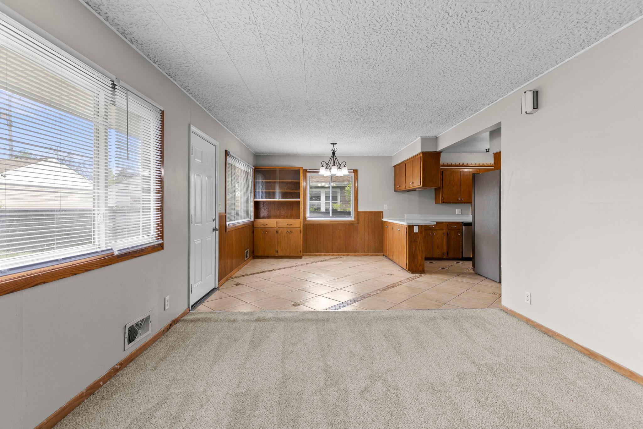 16-web-or-mls-1633 Sherwood Ave-27.jpg