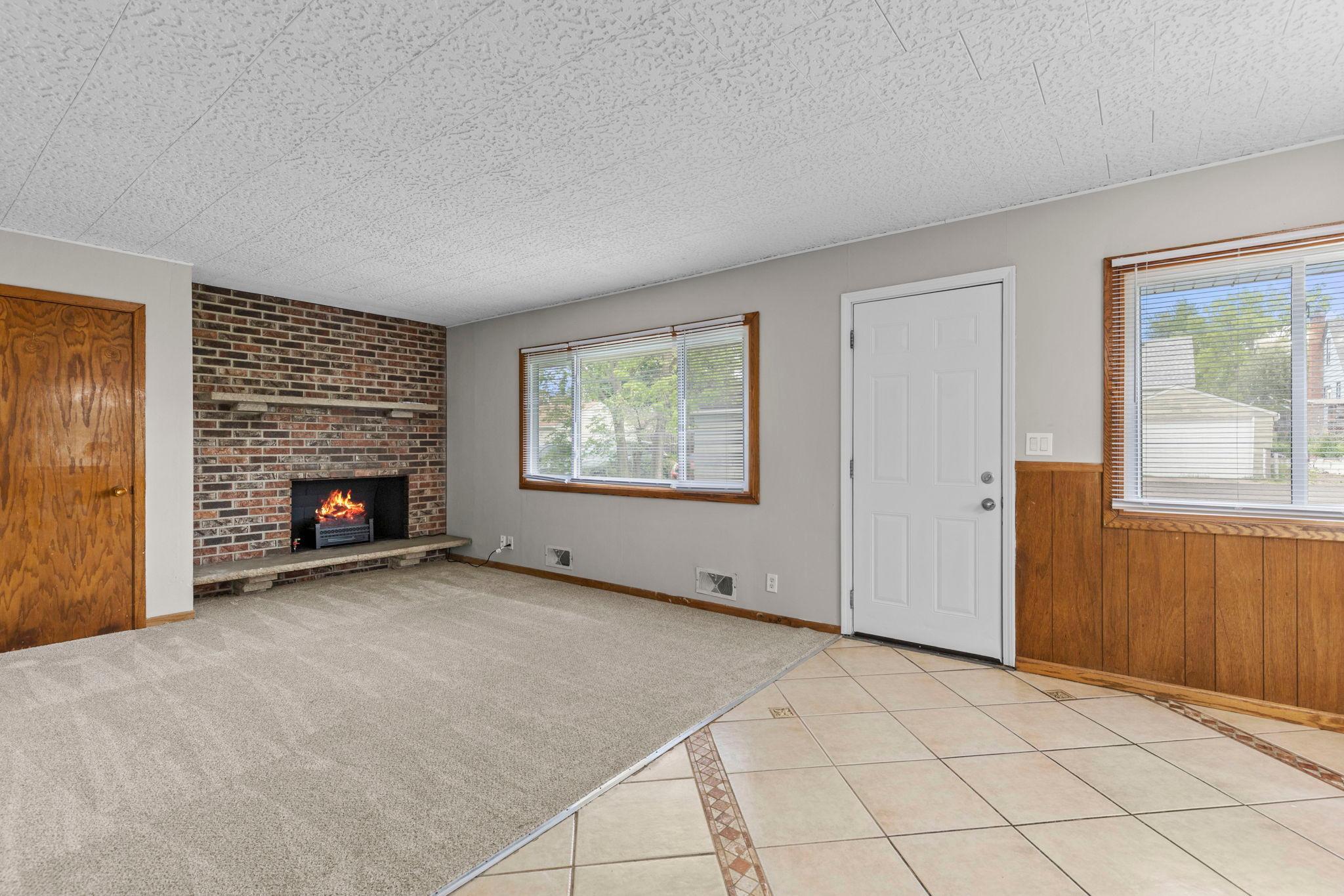 19-web-or-mls-1633 Sherwood Ave-36.jpg