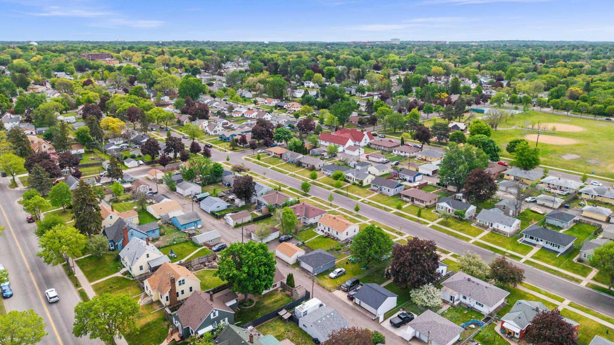 55-web-or-mls-1633 Sherwood Ave-163.jpg