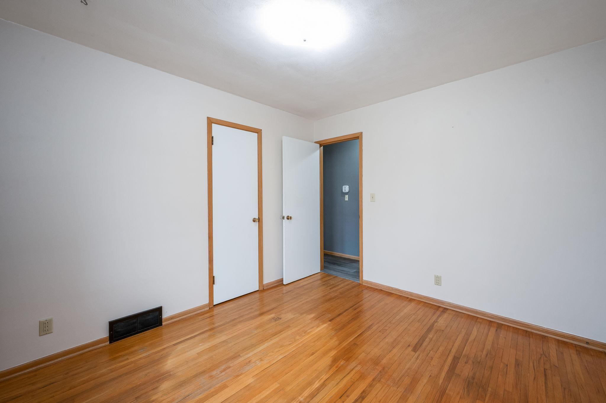 704 Washington Ave Fairmont MN-23.jpg