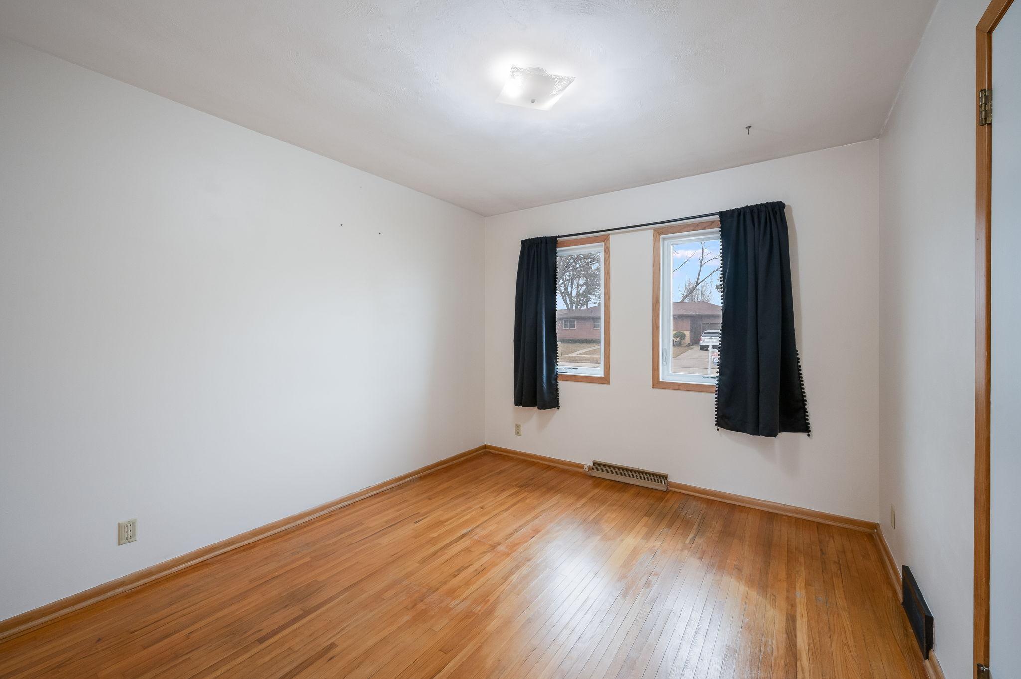 704 Washington Ave Fairmont MN-22.jpg