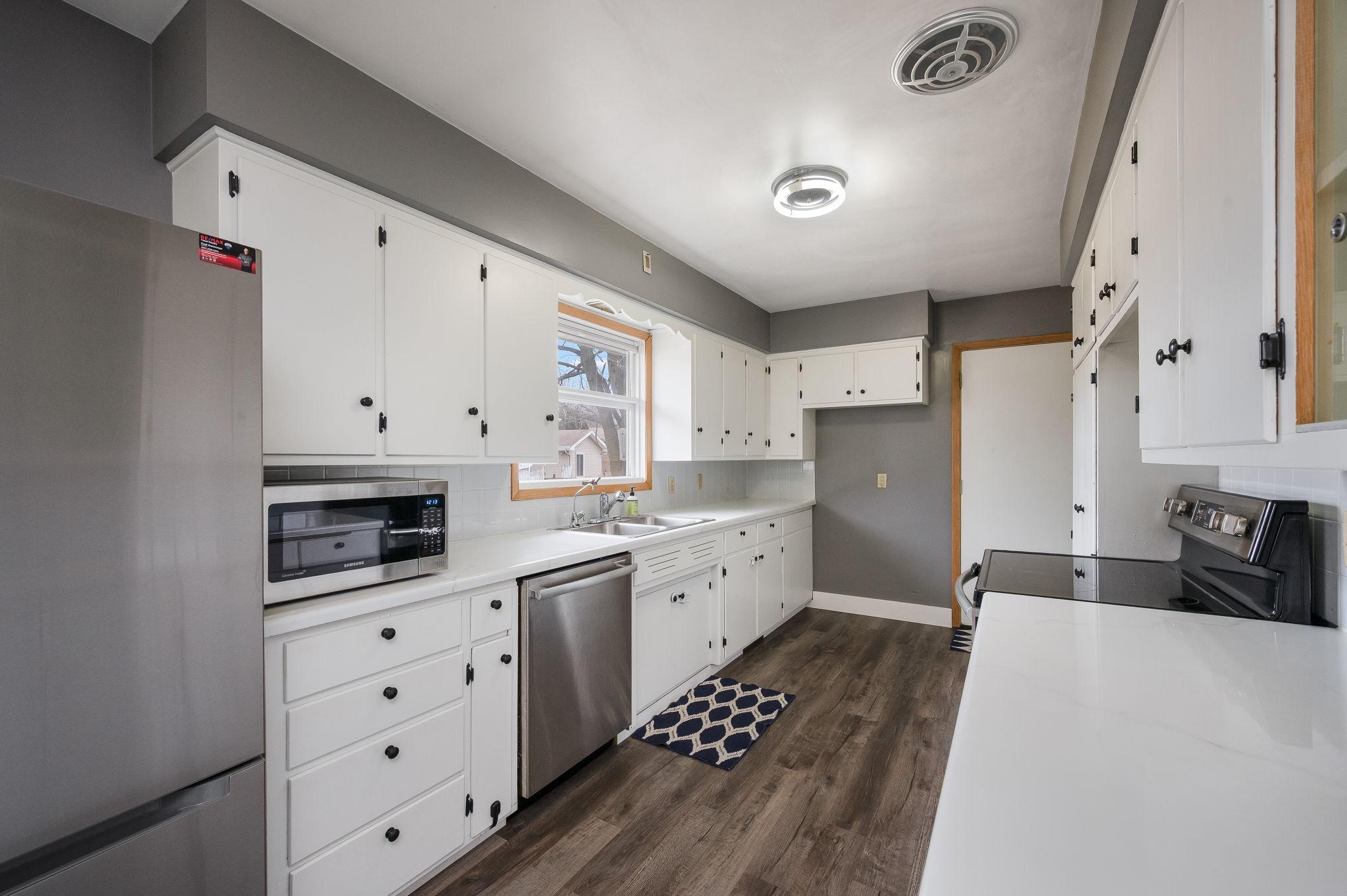 704 Washington Ave Fairmont MN-15.jpg
