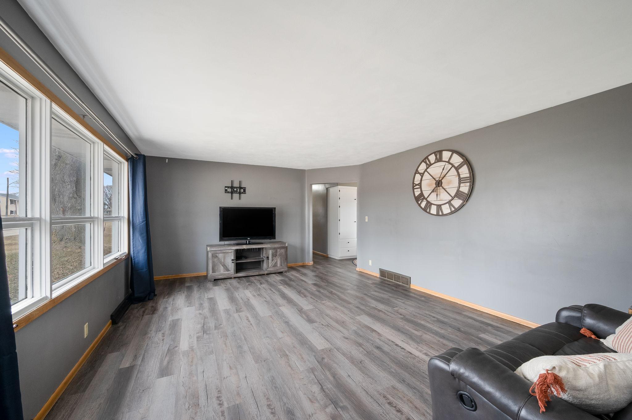 704 Washington Ave Fairmont MN-10.jpg