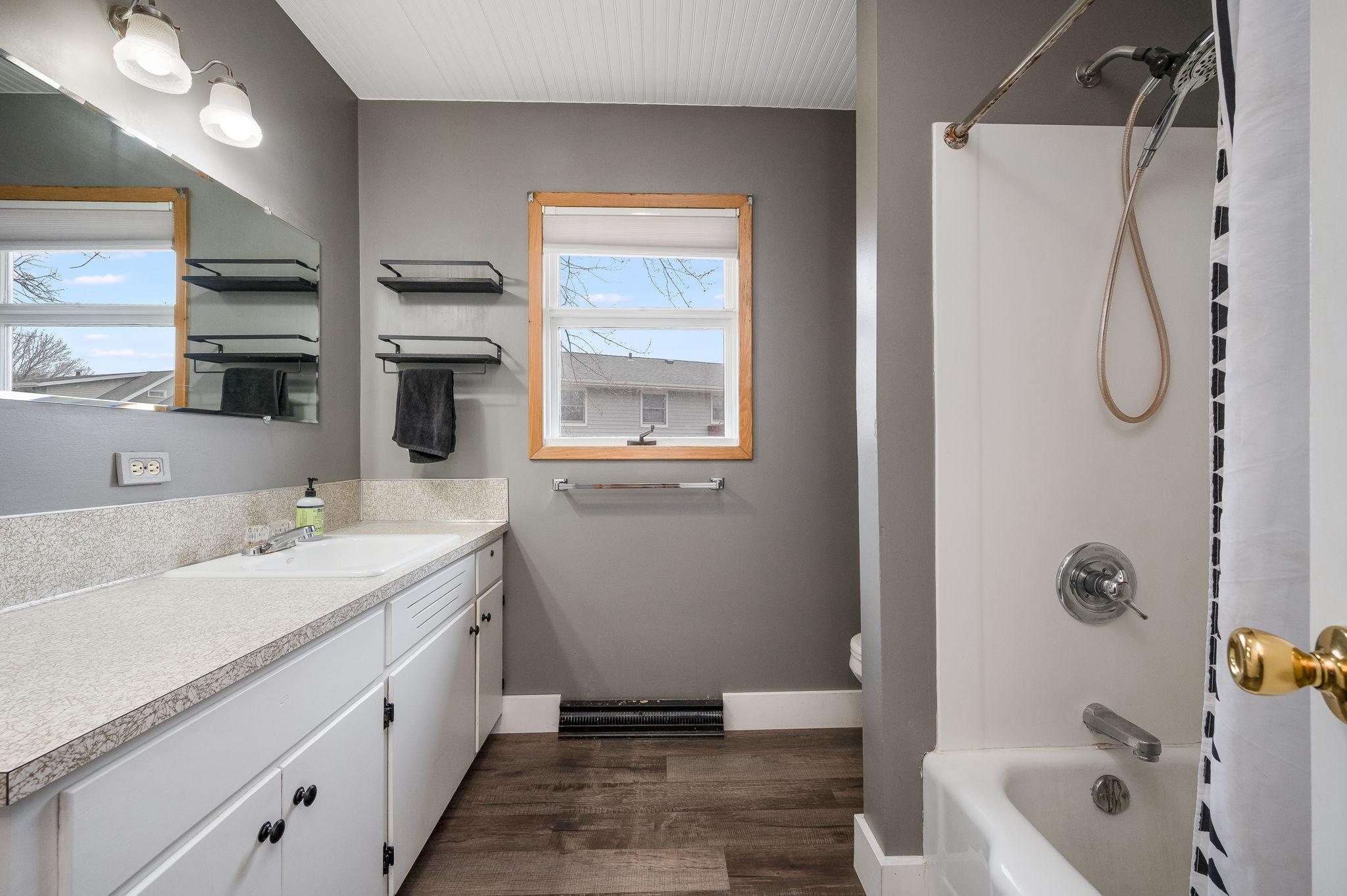 704 Washington Ave Fairmont MN-24.jpg