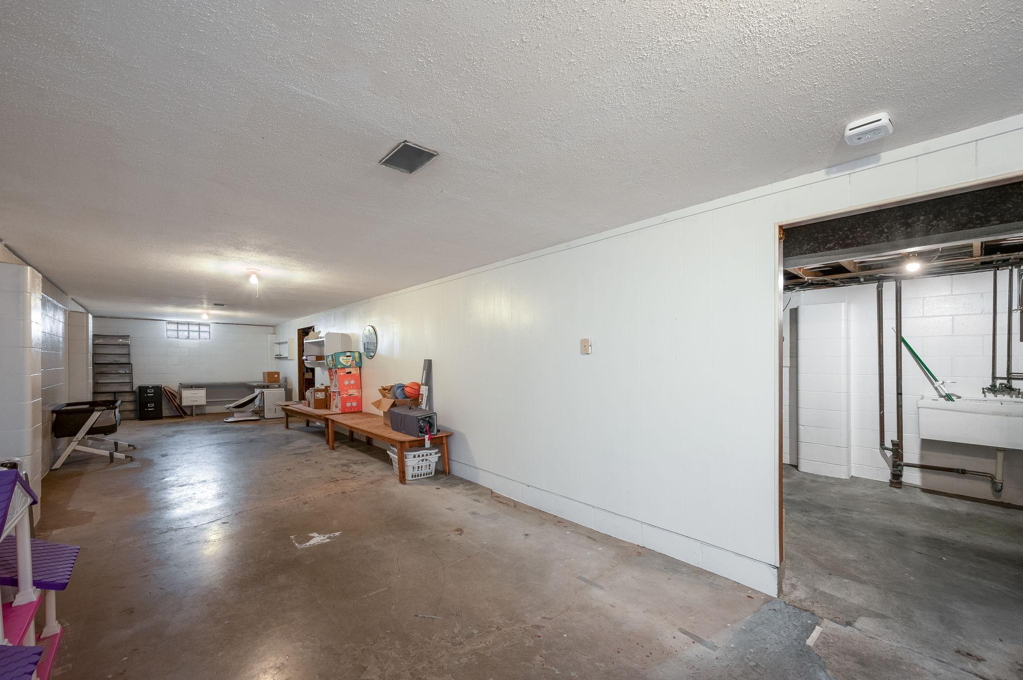 704 Washington Ave Fairmont MN-27.jpg