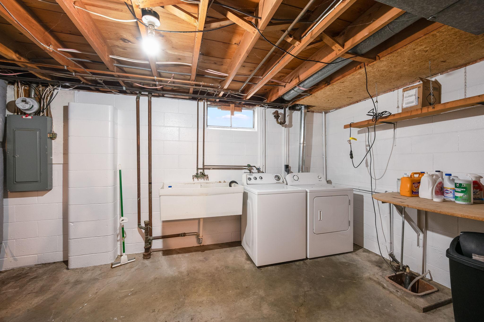 704 Washington Ave Fairmont MN-29.jpg