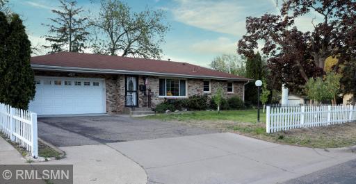 3000 Ohenry Road, Minneapolis, MN 55429