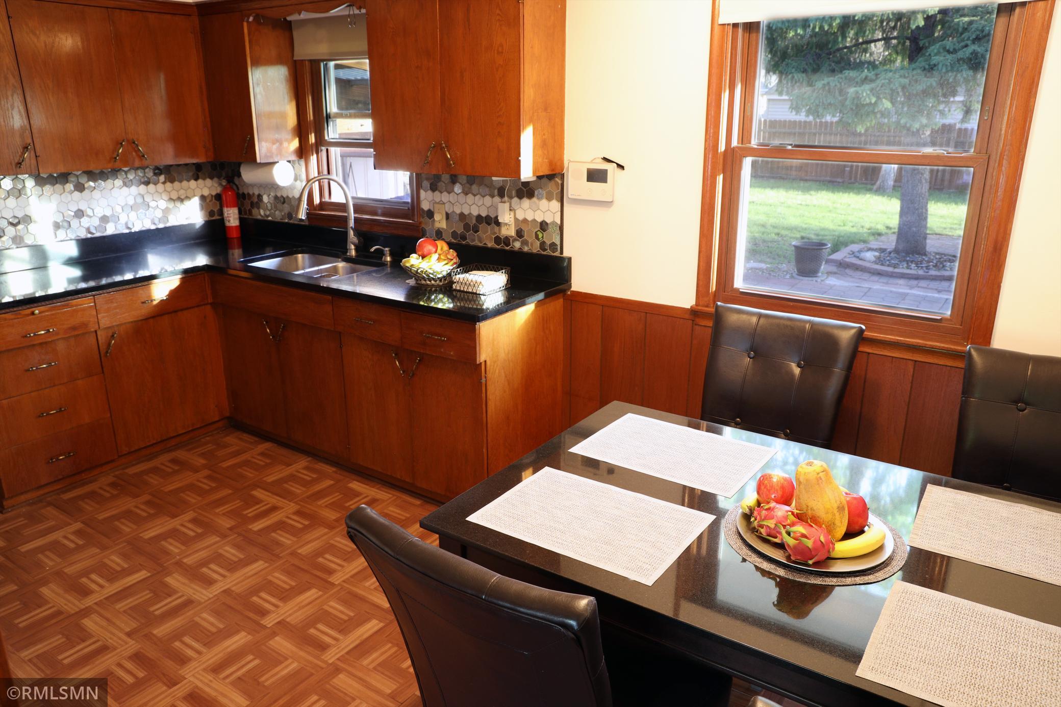 kitchen1.jpg