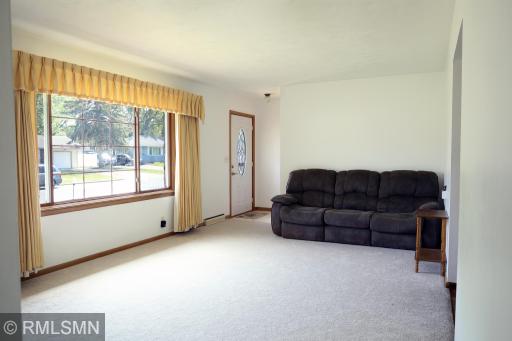 3000 Ohenry Road, Minneapolis, MN 55429