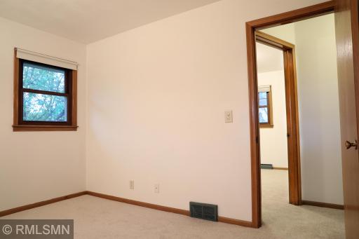 3000 Ohenry Road, Minneapolis, MN 55429