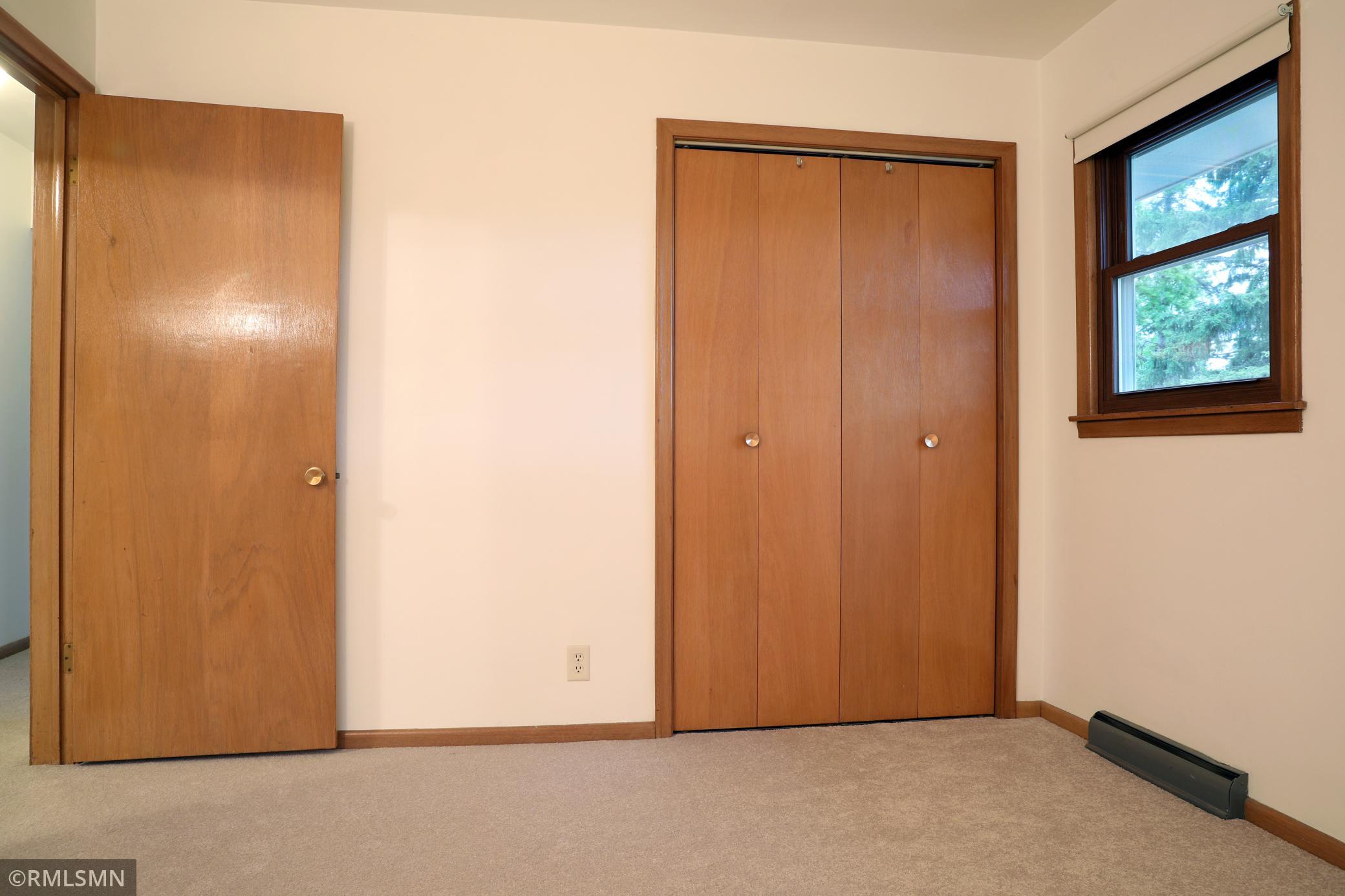 bedroom1.jpg