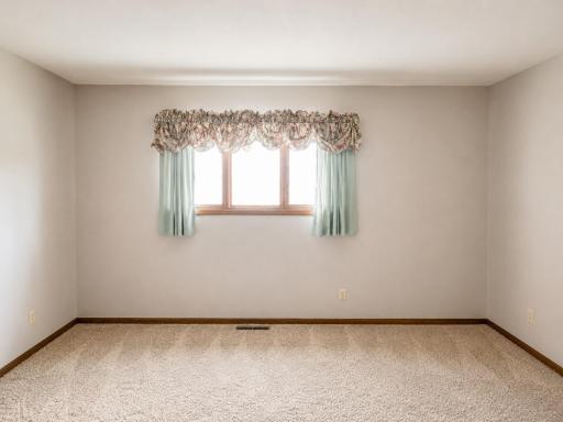 1016 S 6th Street, Brainerd, MN 56401