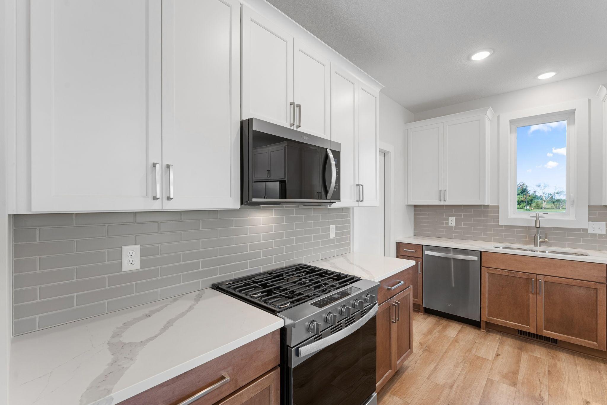 Gas Range and Microwave Vented to Exterior