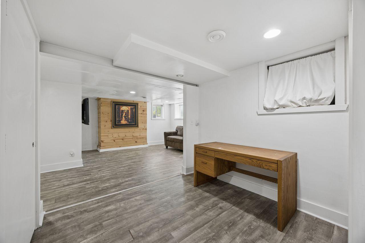 Lower llevel family room