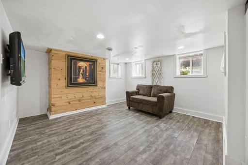2910 95th Avenue NE, Minneapolis, MN 55449