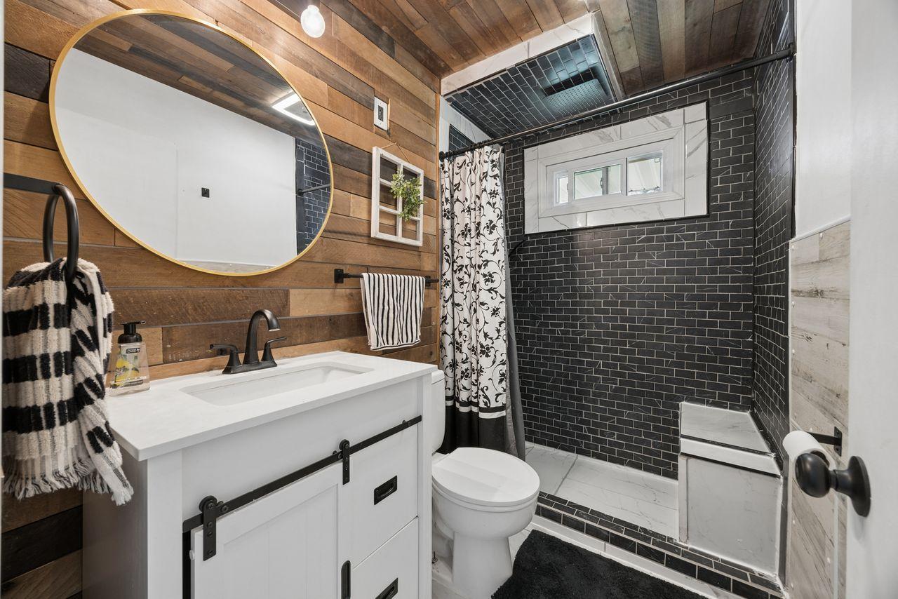 1st floor bathroom