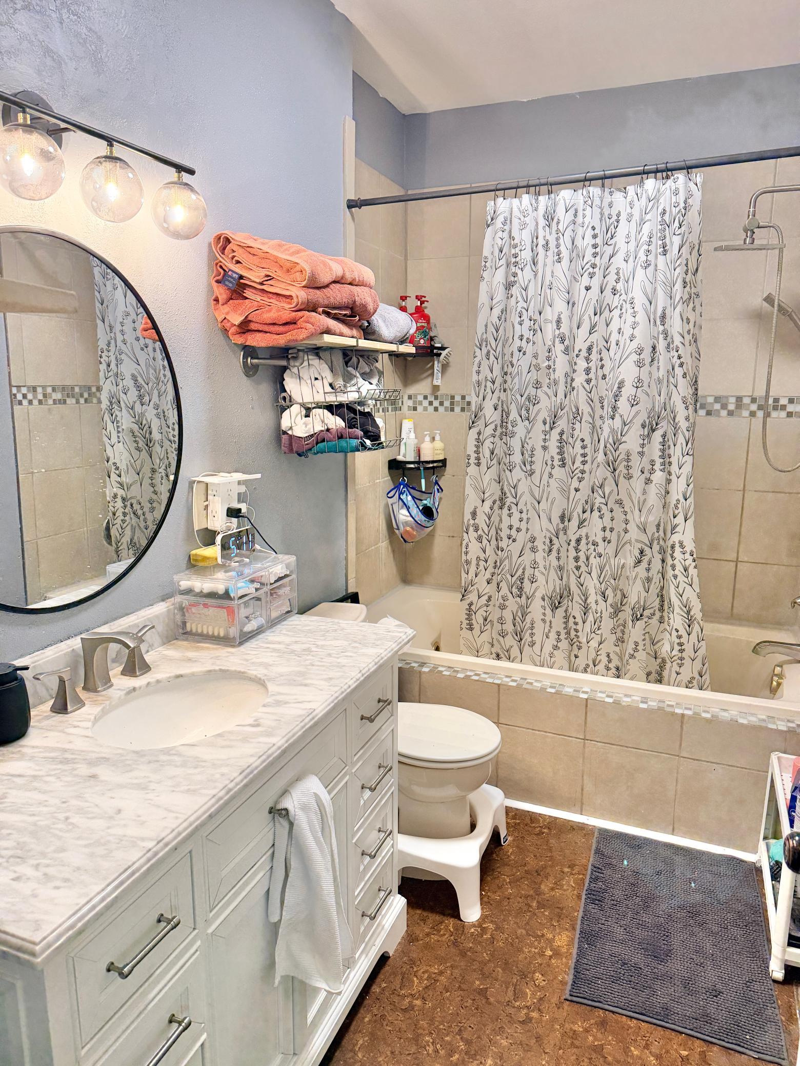 Main floor full bath