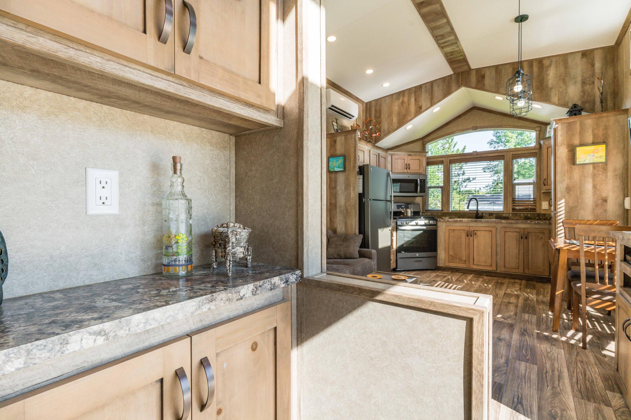 Storage/Bar