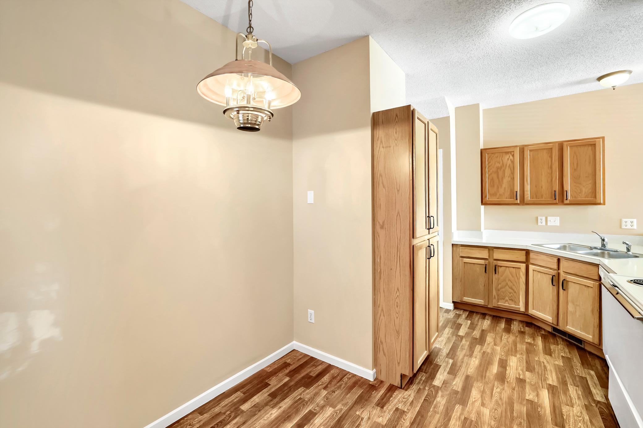 04 Kitchen.jpg
