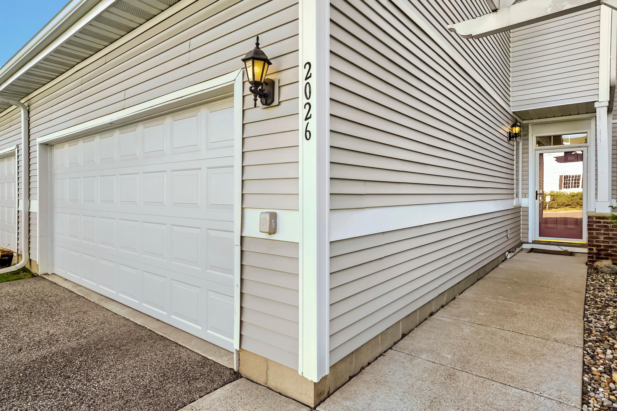 21 Garage.jpg