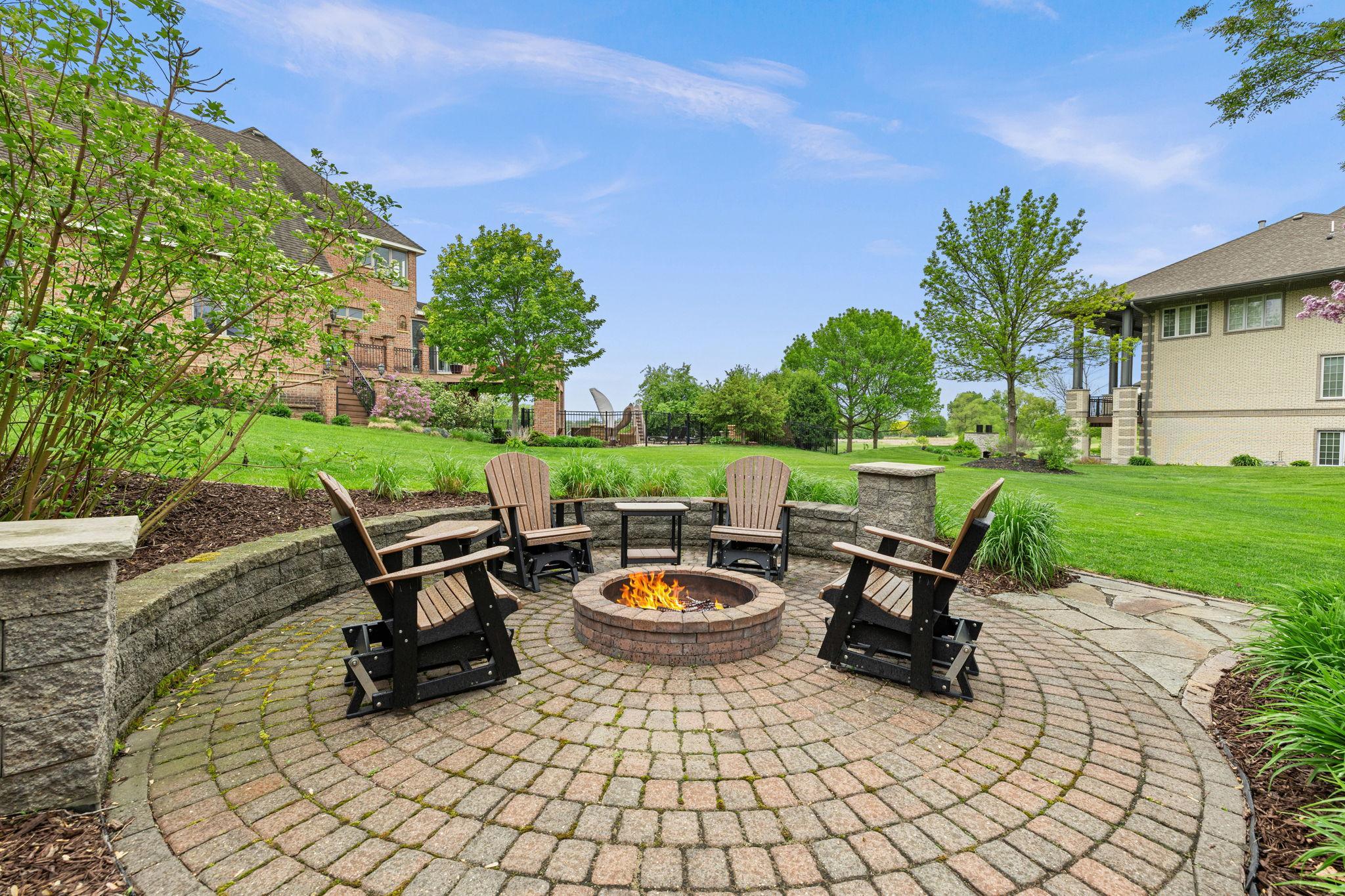 Paver patio bonfire area
