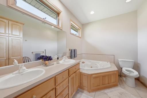 2799 319th Lane NE, Cambridge, MN 55008