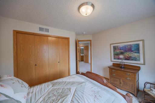 20623 Hartford Way, Lakeville, MN 55044