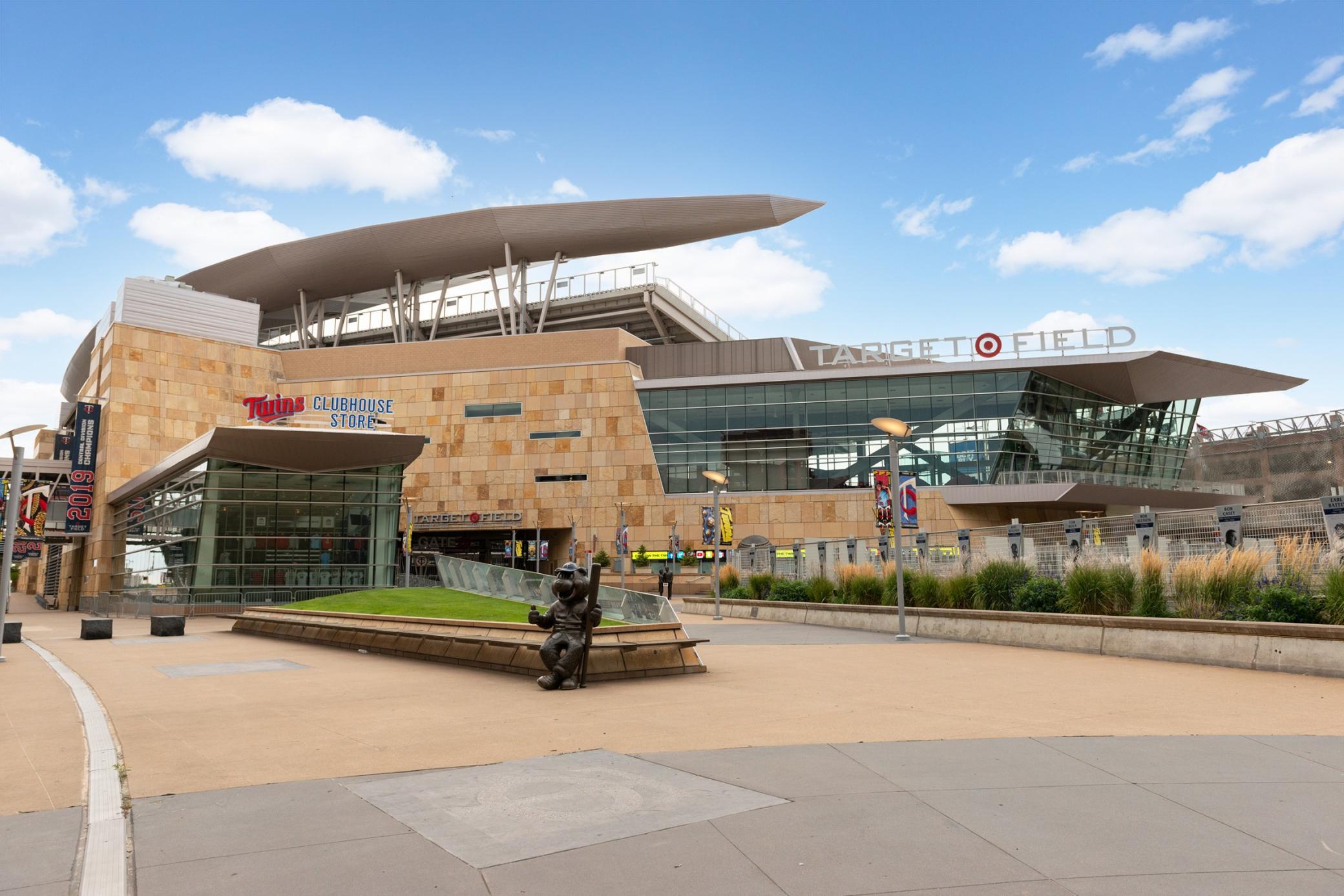 Summer outings at Target Field