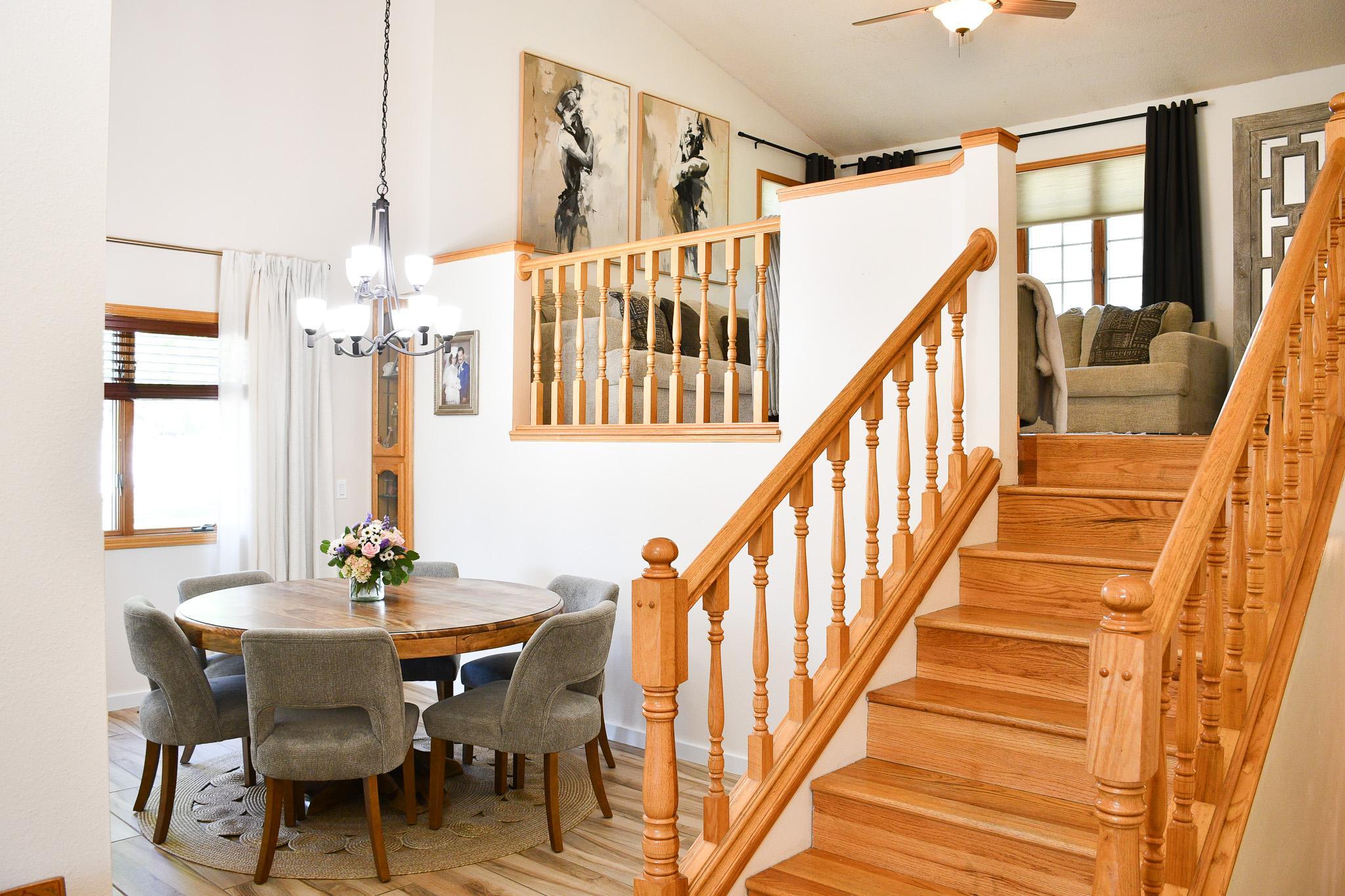 885 Briarwood Dr-3.jpg