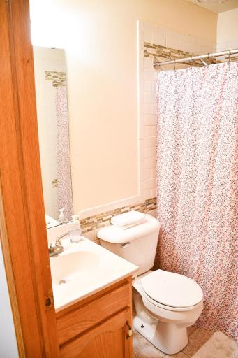 885 Briarwood Drive, Worthington, MN 56187