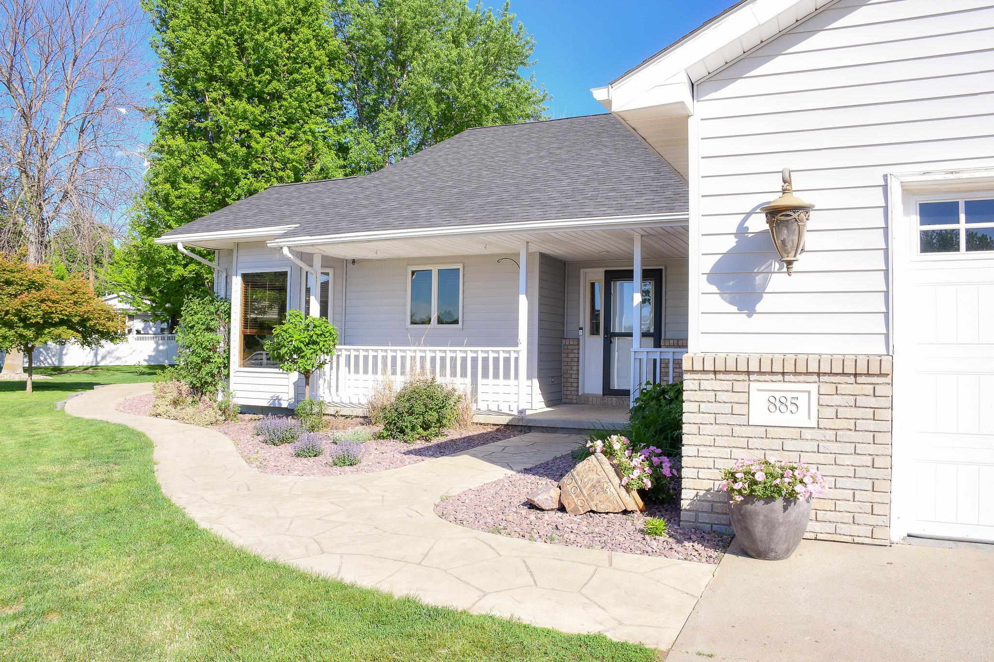 885 Briarwood Dr-44.jpg