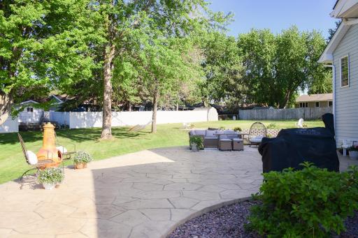 885 Briarwood Drive, Worthington, MN 56187