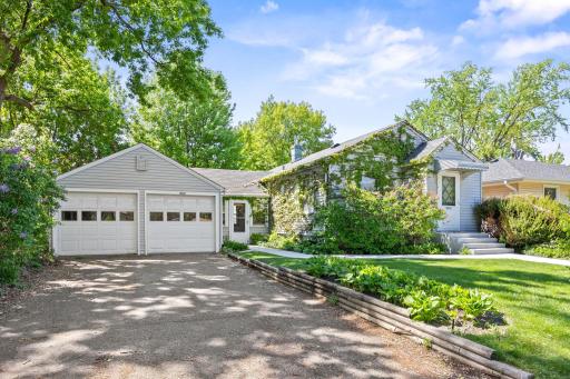 8218 Nicollet Avenue S, Bloomington, MN 55420