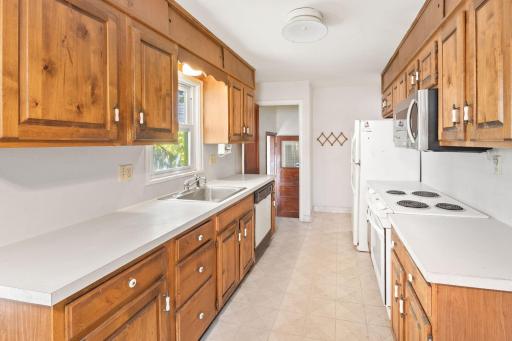 8218 Nicollet Avenue S, Bloomington, MN 55420
