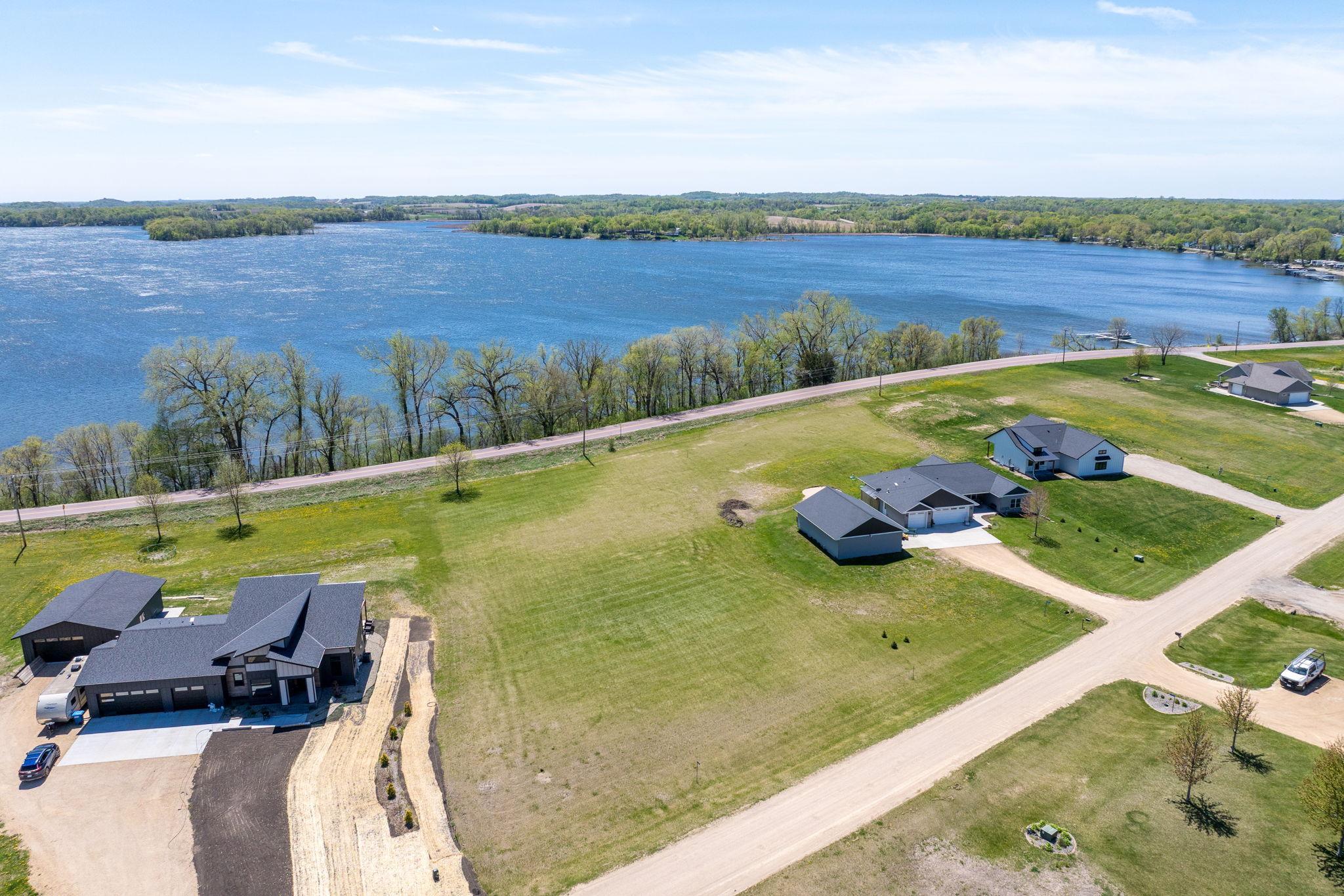 16-web-or-mls-23473-cardinal-dr.jpg
