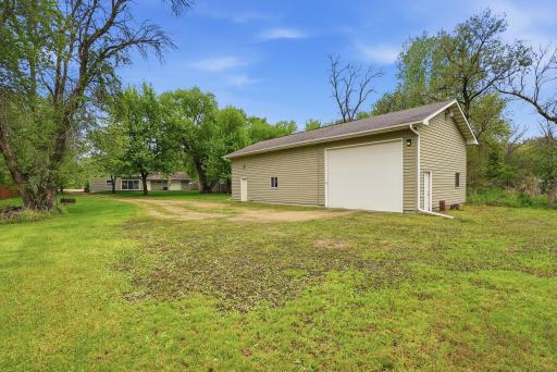 870 County Road F E, Saint Paul, MN 55127