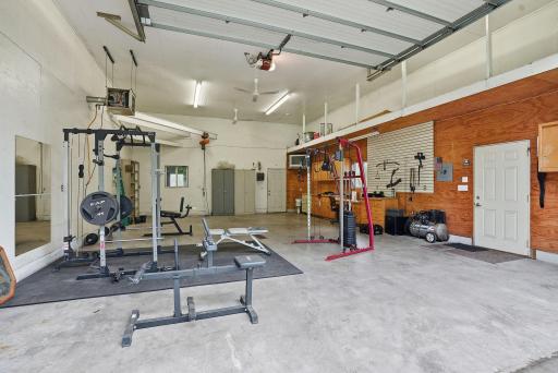 870 County Road F E, Saint Paul, MN 55127