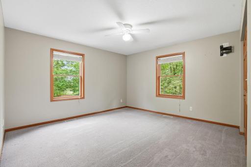 870 County Road F E, Saint Paul, MN 55127