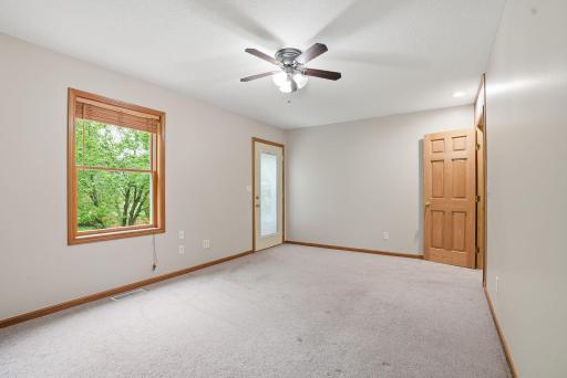 870 County Road F E, Saint Paul, MN 55127