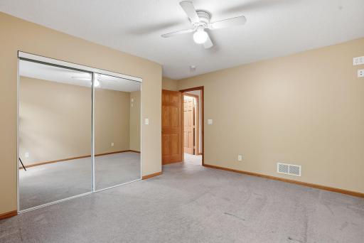870 County Road F E, Saint Paul, MN 55127